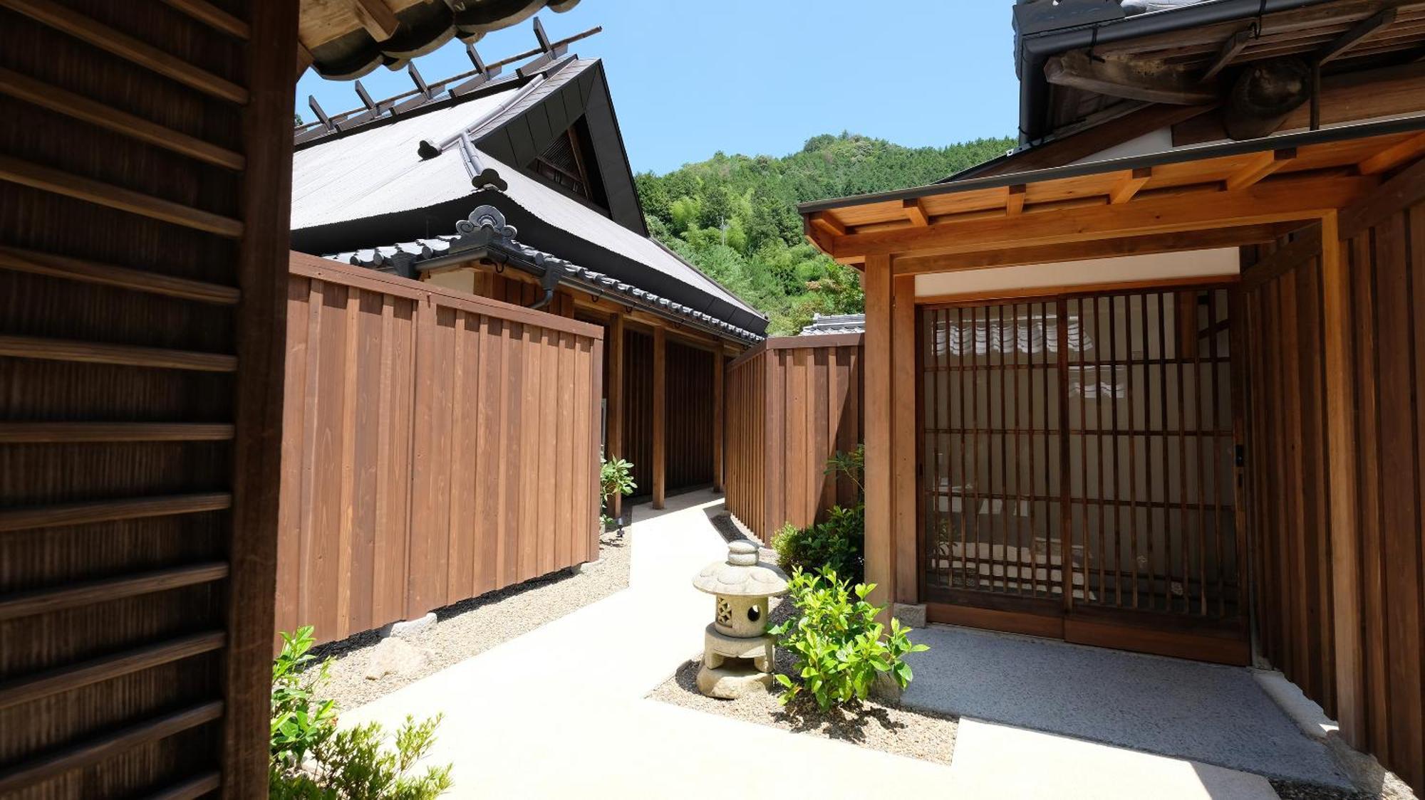 Satoyama Hotel Kanenone Tamba ไมบาระ ภายนอก รูปภาพ